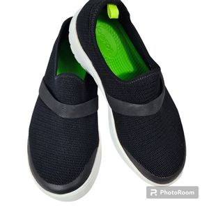 Oofos OOmg Black Mesh Sneaker Women's Size 8